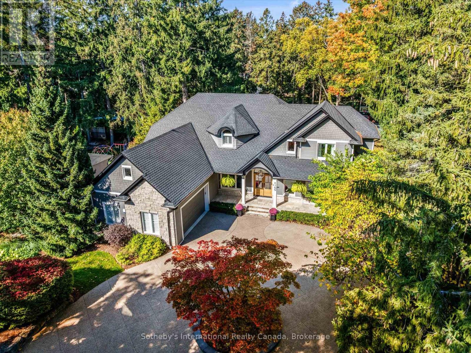 4169 Lakeshore Rd, Burlington, ON L7L 1A5