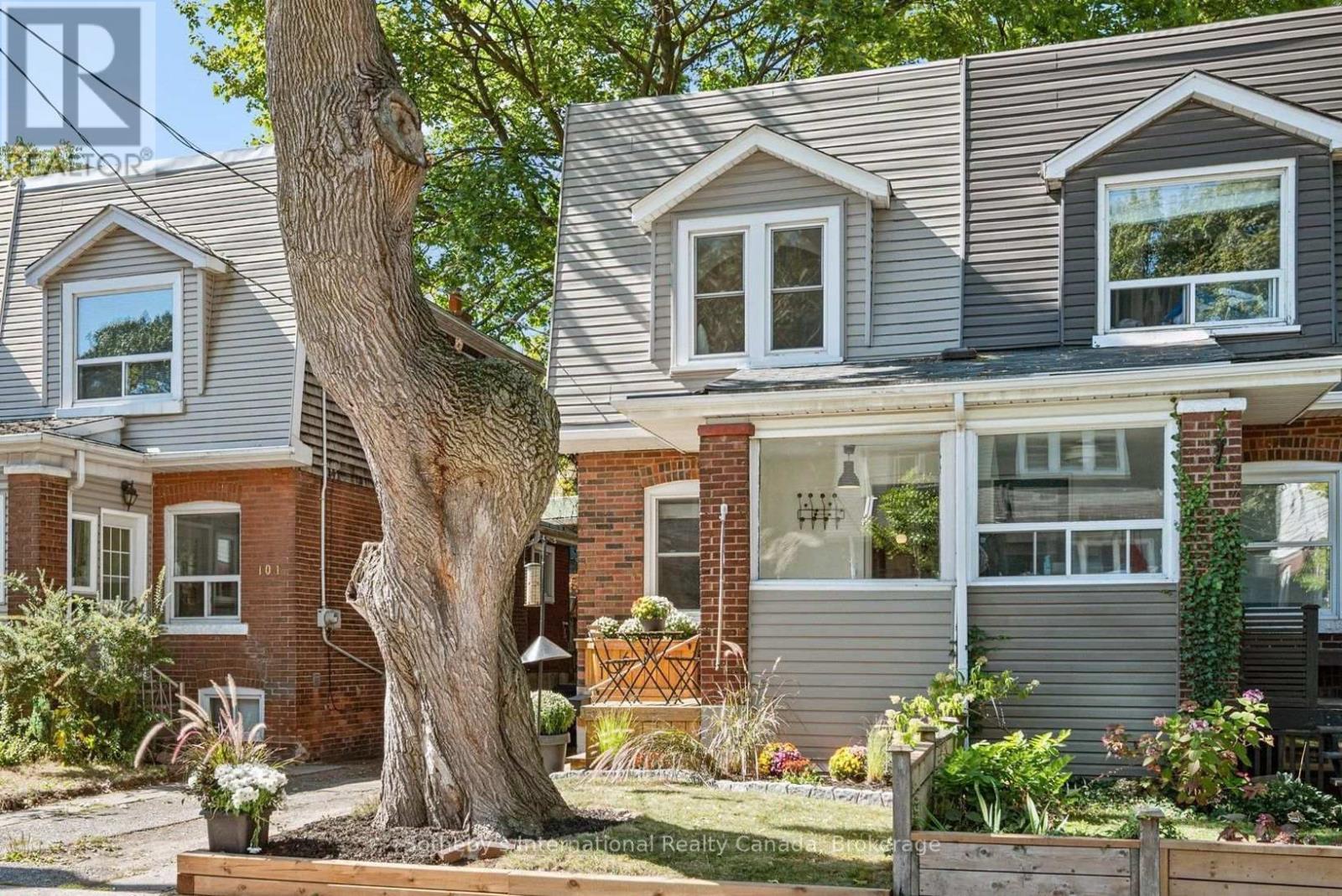 106 Hiltz Ave, Toronto, ON M4L 2N5