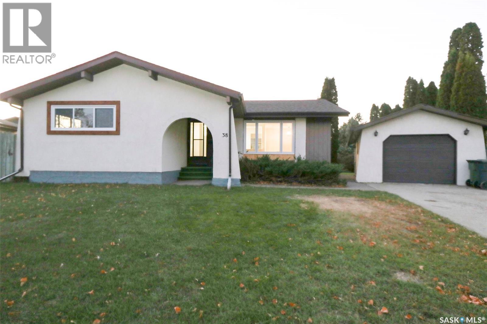 38 Marquis Cres N, Yorkton, SK S3N 3L6