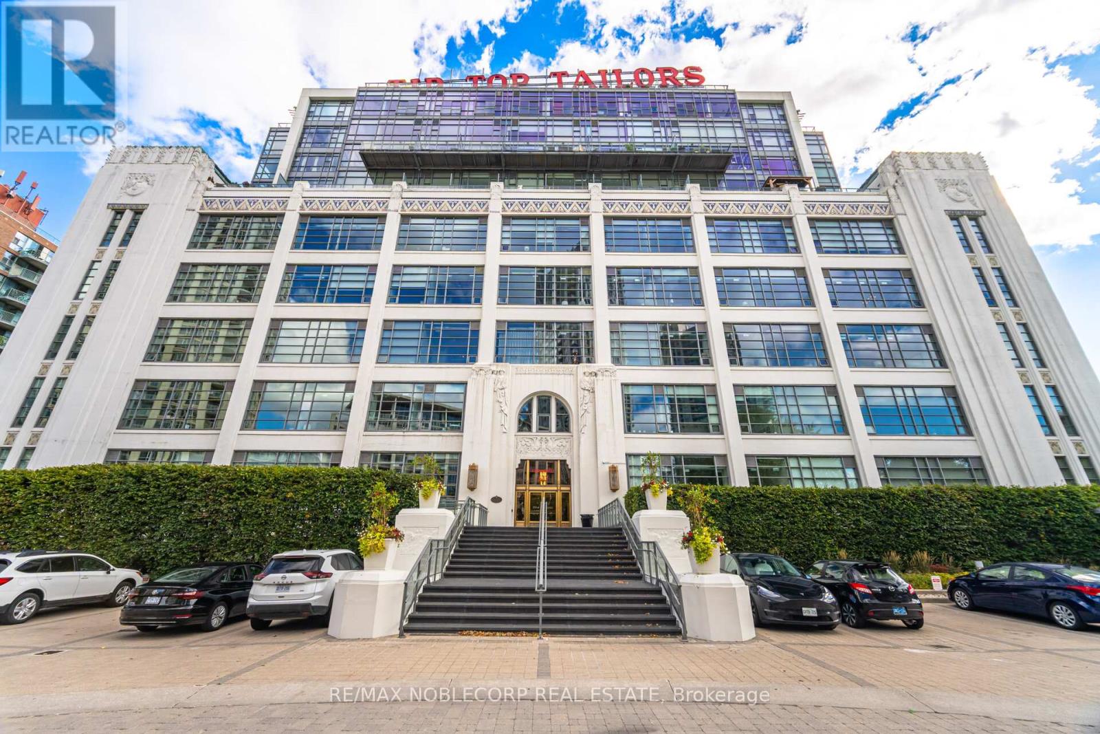228 637 Lake Shore Blvd, Toronto, ON M5V 3J6