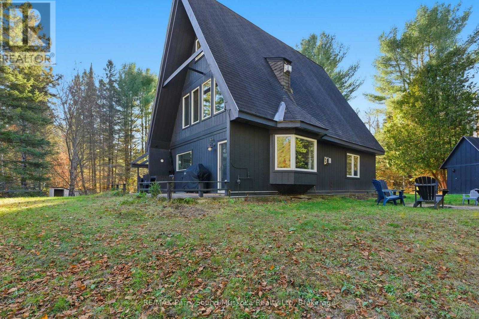 39 Groeger Rd, Huntsville, ON P1H 2J4