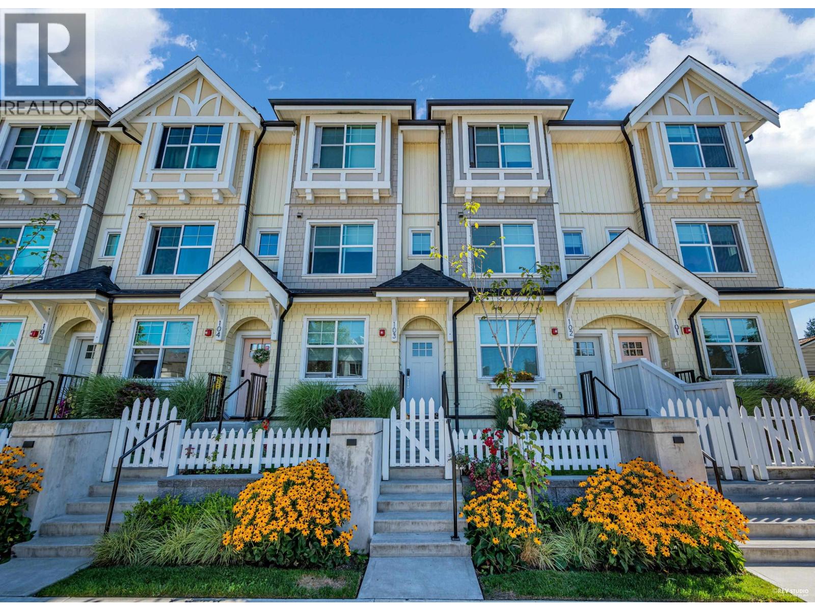 707 Robinson Street Unit 103, Coquitlam, BC V3J 0M9