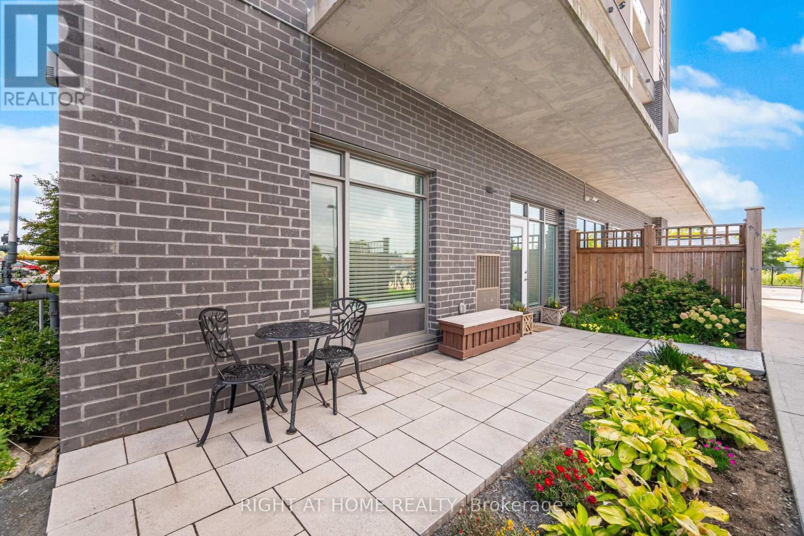 101 716 Main St E, Milton, ON L9T 3P6