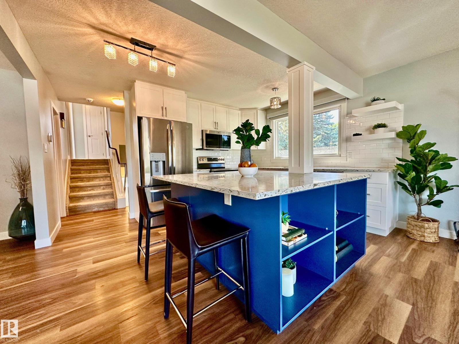86 Av Nw Unit 8517, Edmonton, AB T6C 1J4