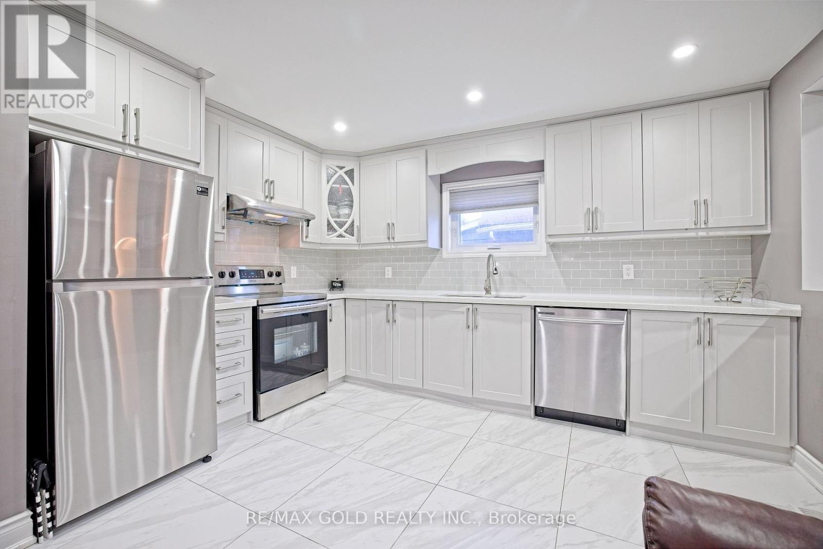 28 Royce Ave, Brampton, ON L6Y 1J5