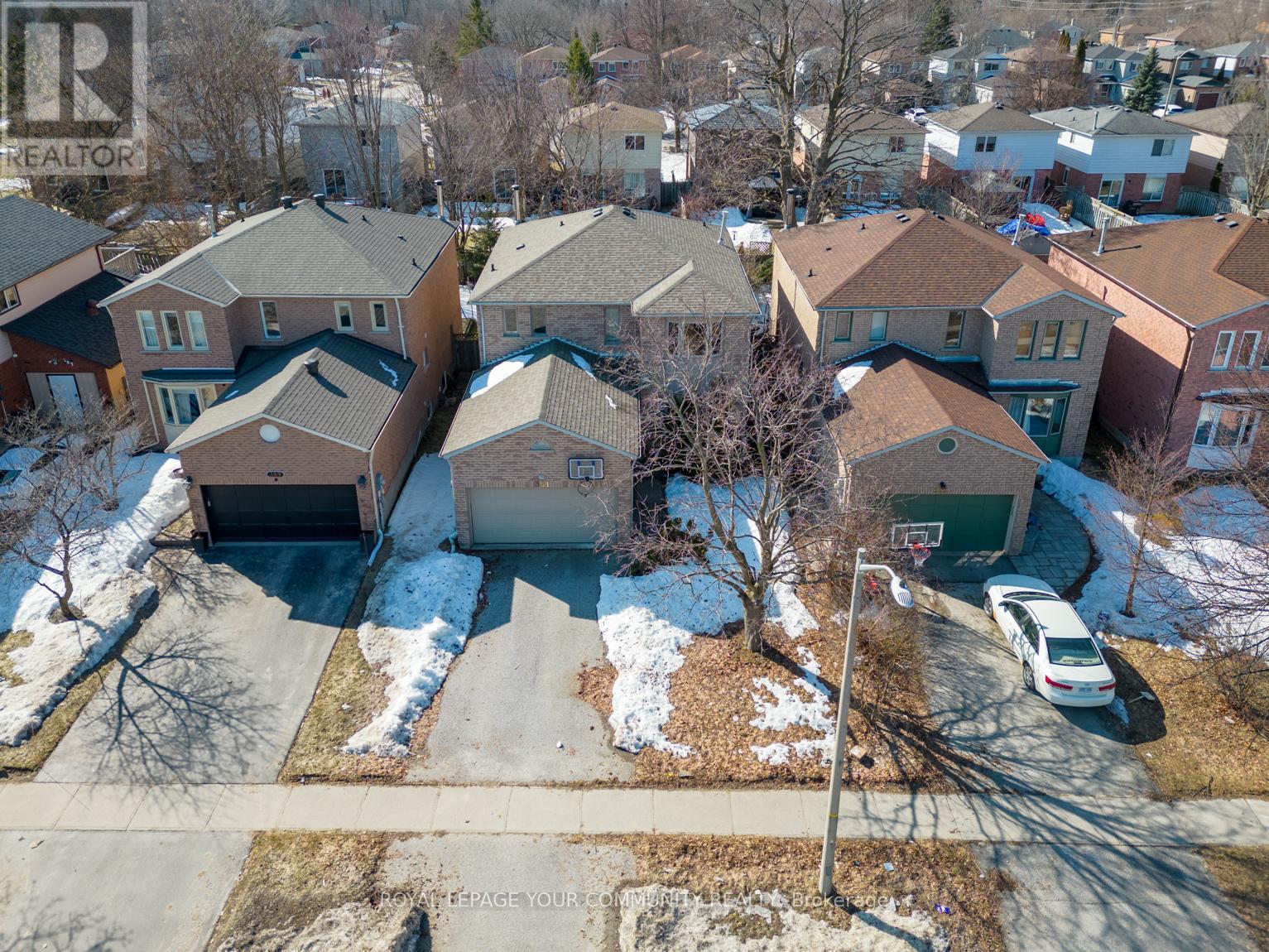 391 Hickling Trl, Barrie, ON L4M 6A9