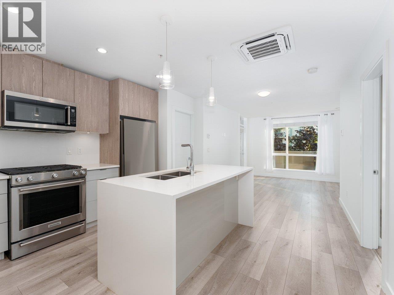 128 E 8th Street Unit 202, North Vancouver, BC V7L 1Y7