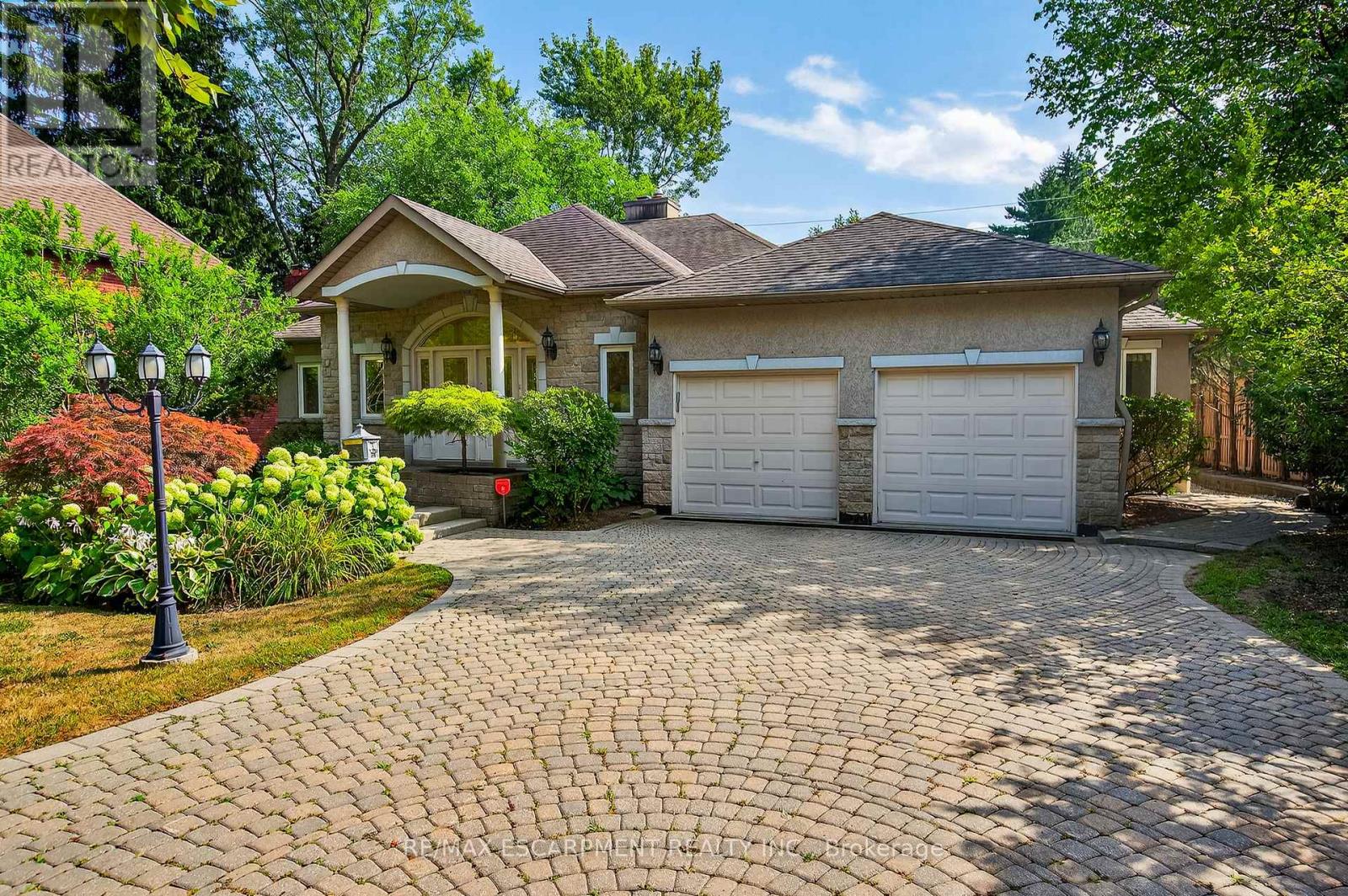 1262 Mississauga Rd, Mississauga, ON L5H 2J2