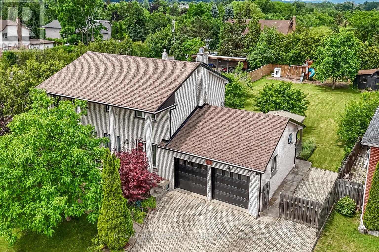 217 Jones Rd, Hamilton, ON L8E 5J4