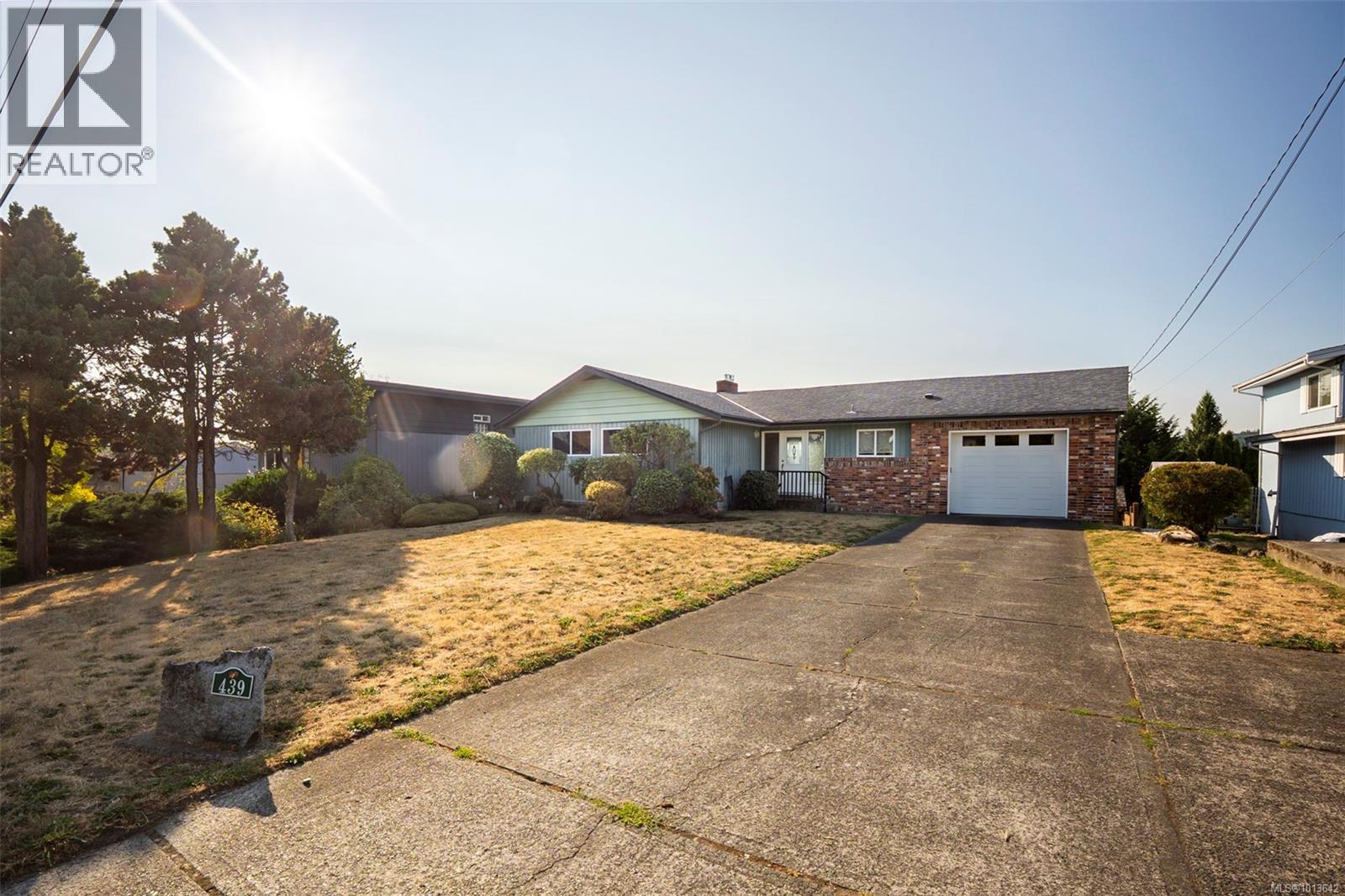439 Foster St, Nanaimo, BC V9R 1V9