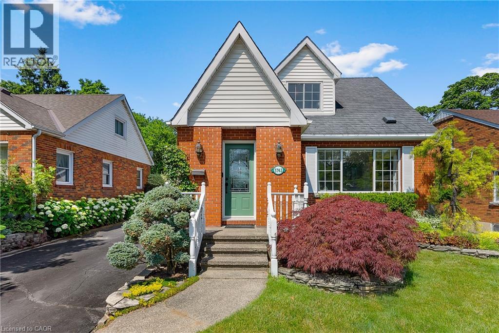 5743 Lowell Ave, Niagara Falls, ON L2G 4E4