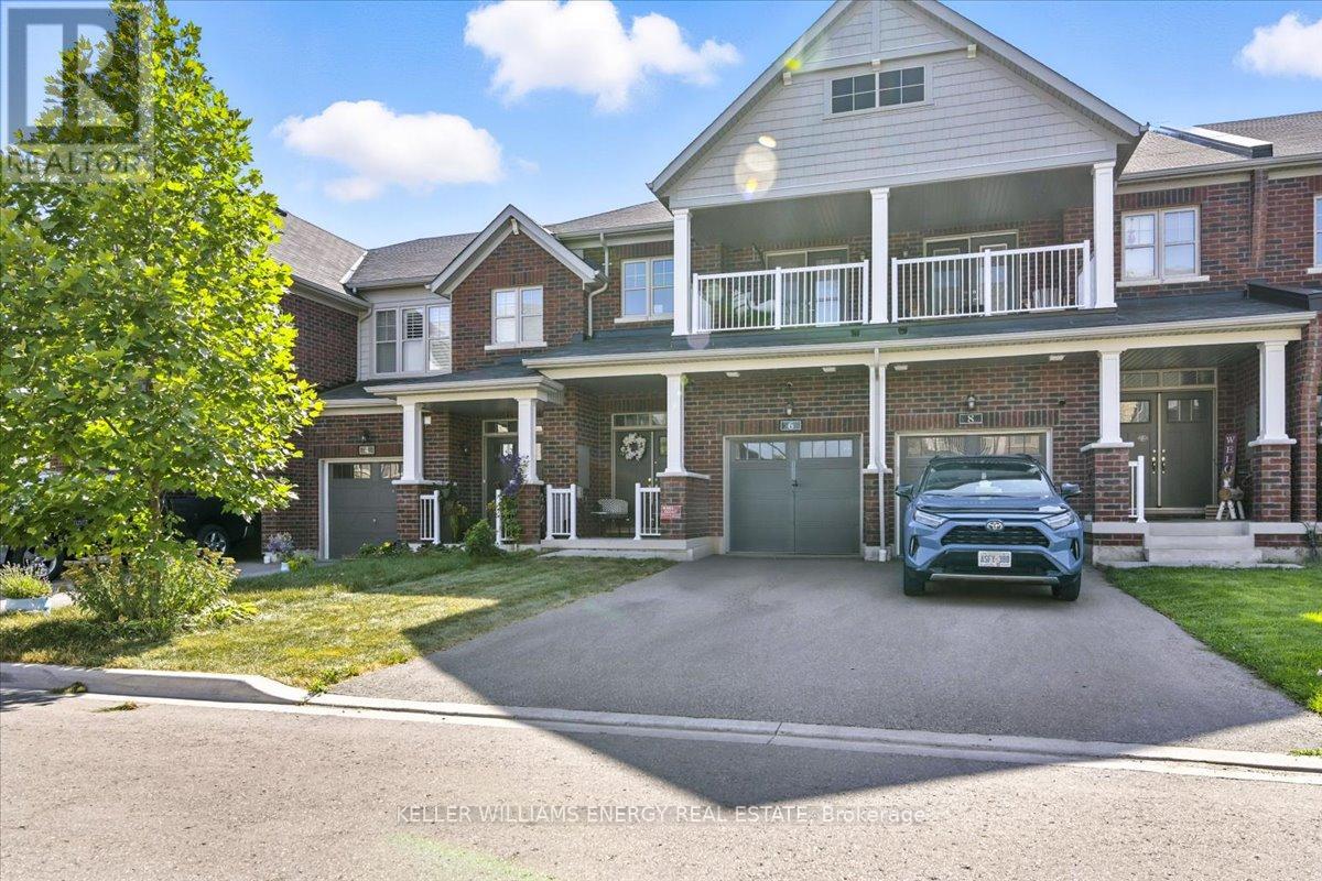 6 Marlborough St, Whitby, ON L1R 0R2