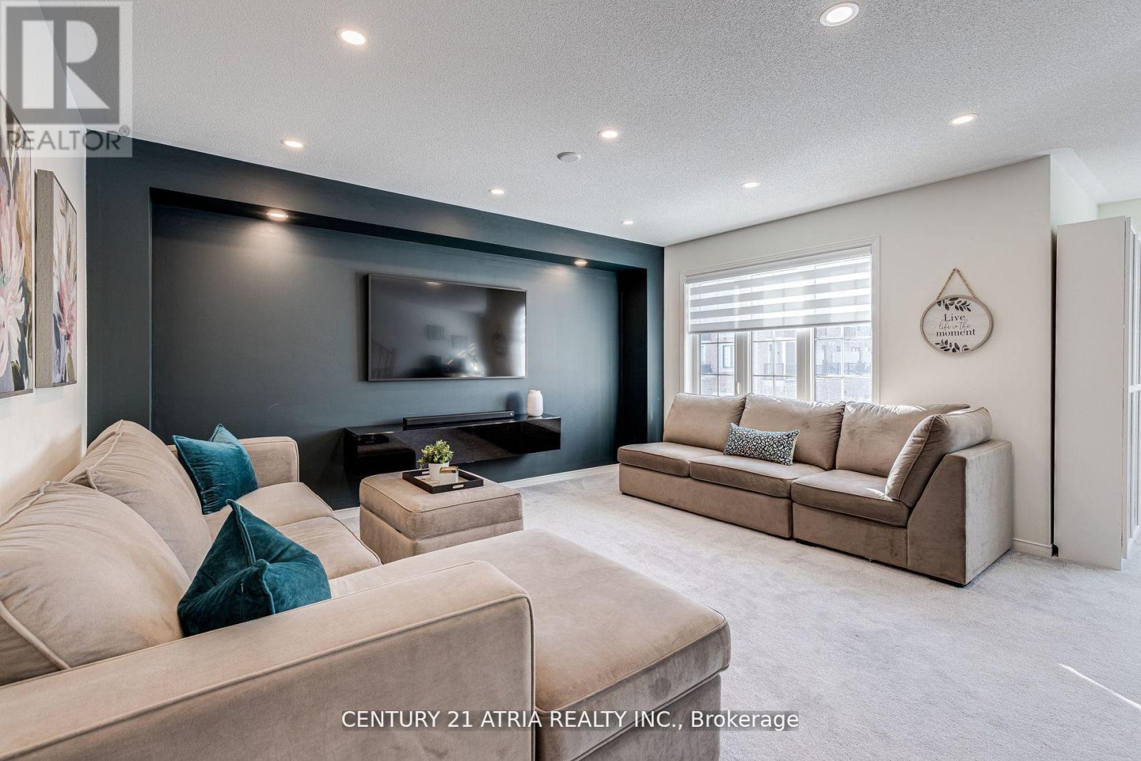 16 Hartney Dr, Richmond Hill, ON L4S 0J8