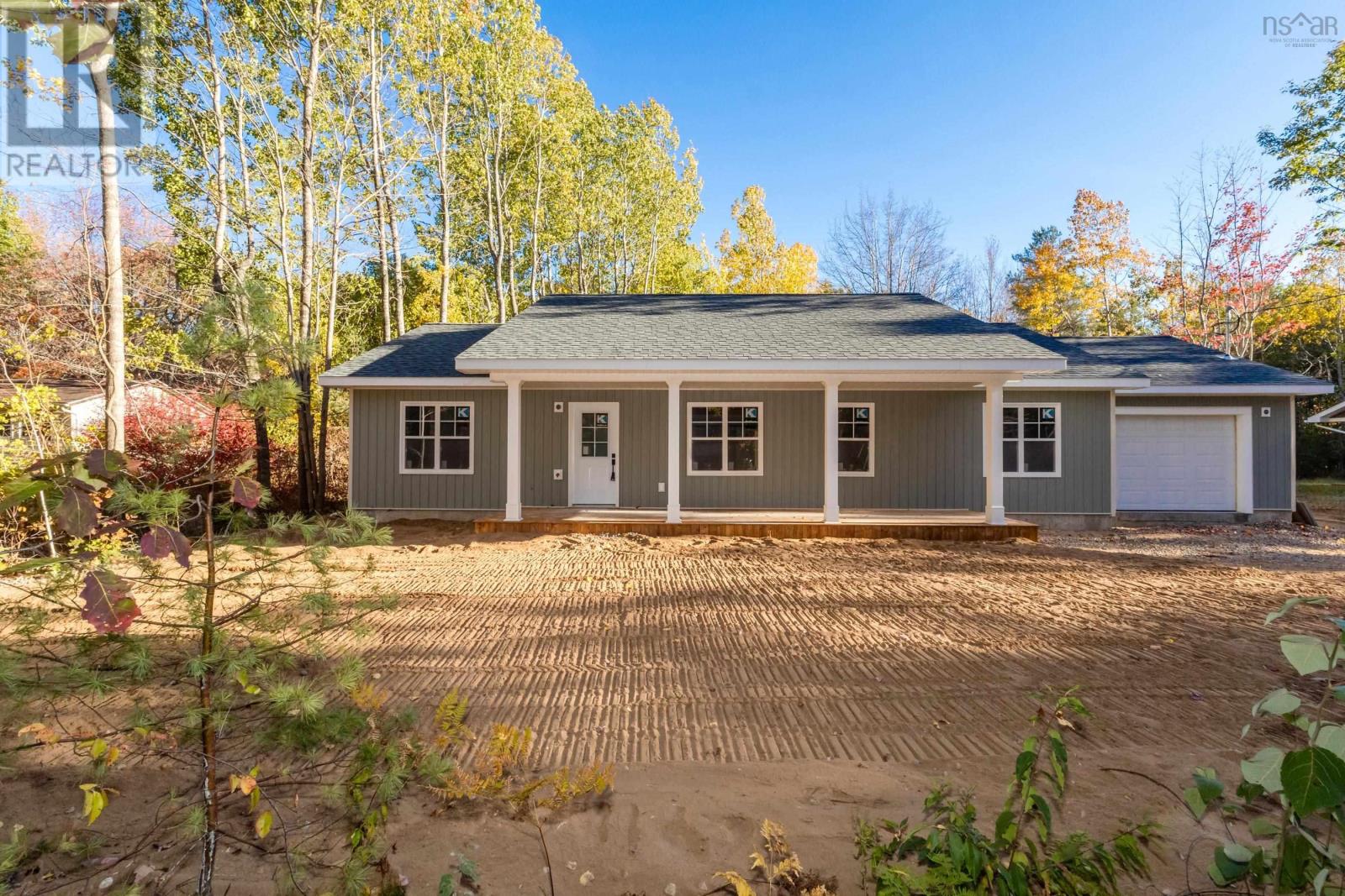 25 Empire St, Wilmot, NS B0P 1W0