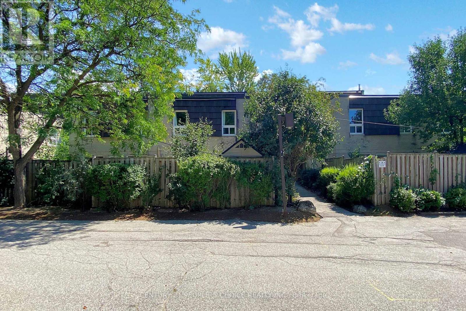 8 29 Four Winds Dr, Toronto, ON M3J 1K7
