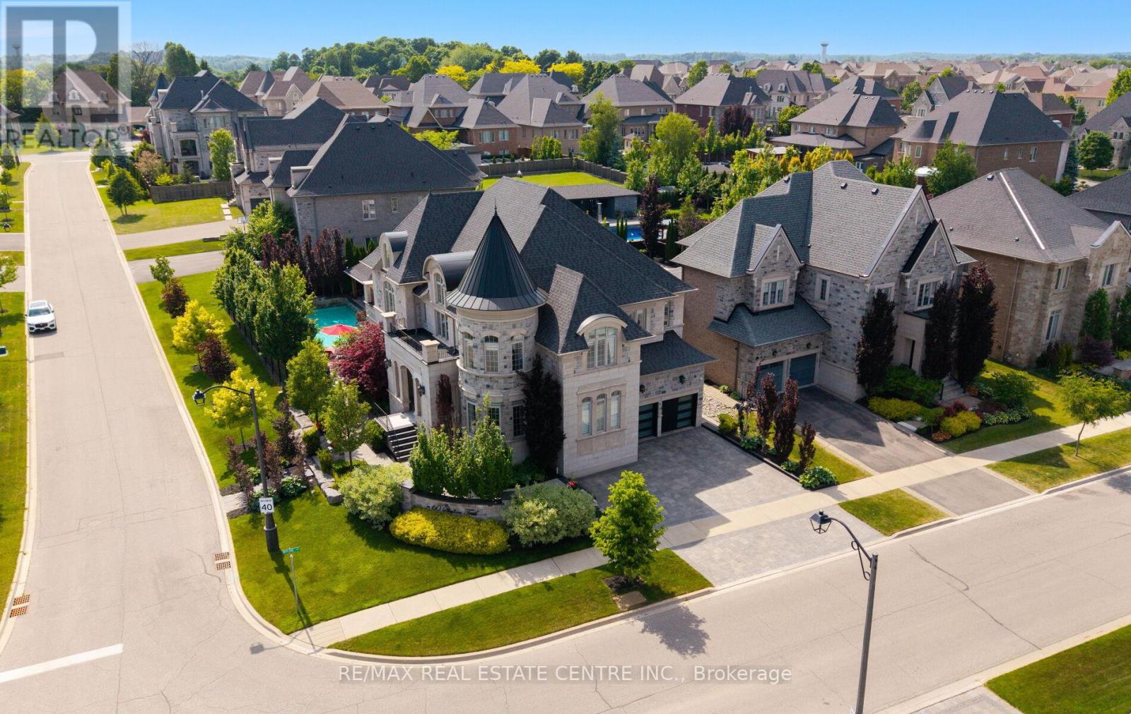 60 Skyline Trl, King Nobleton, ON L7B 1N2