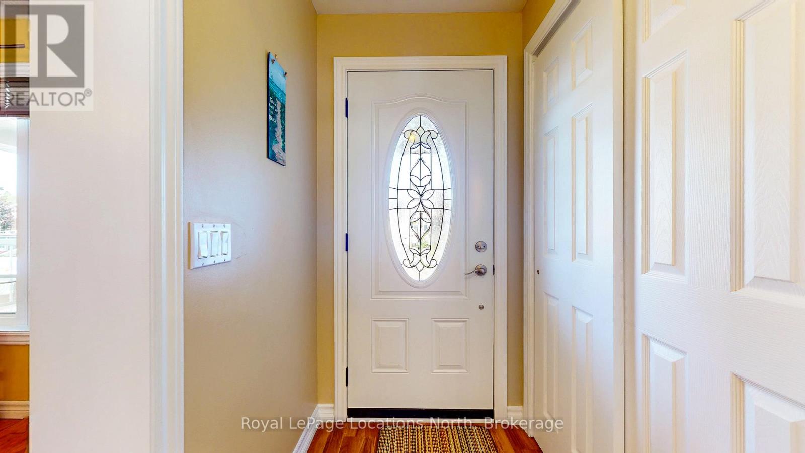 20 Illinois Cres, Wasaga Beach, ON L9Z 3A8