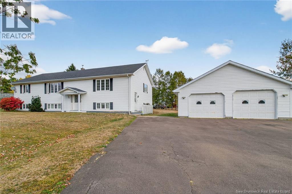 21 Young St, Riverside-albert, NB E4H 3X8