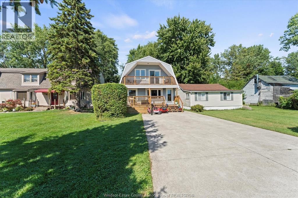 374 Lakewood Dr, Amherstburg, ON N9V 2Y8