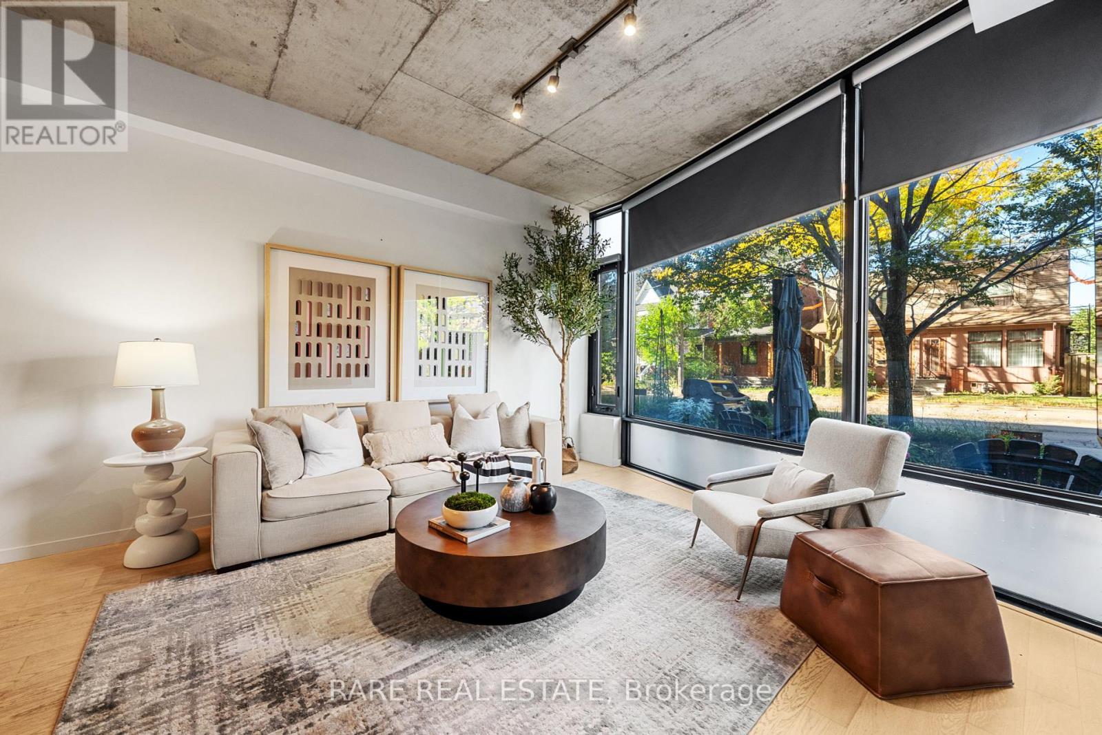 377 Sorauren Ave, Toronto, ON M6R 0A4