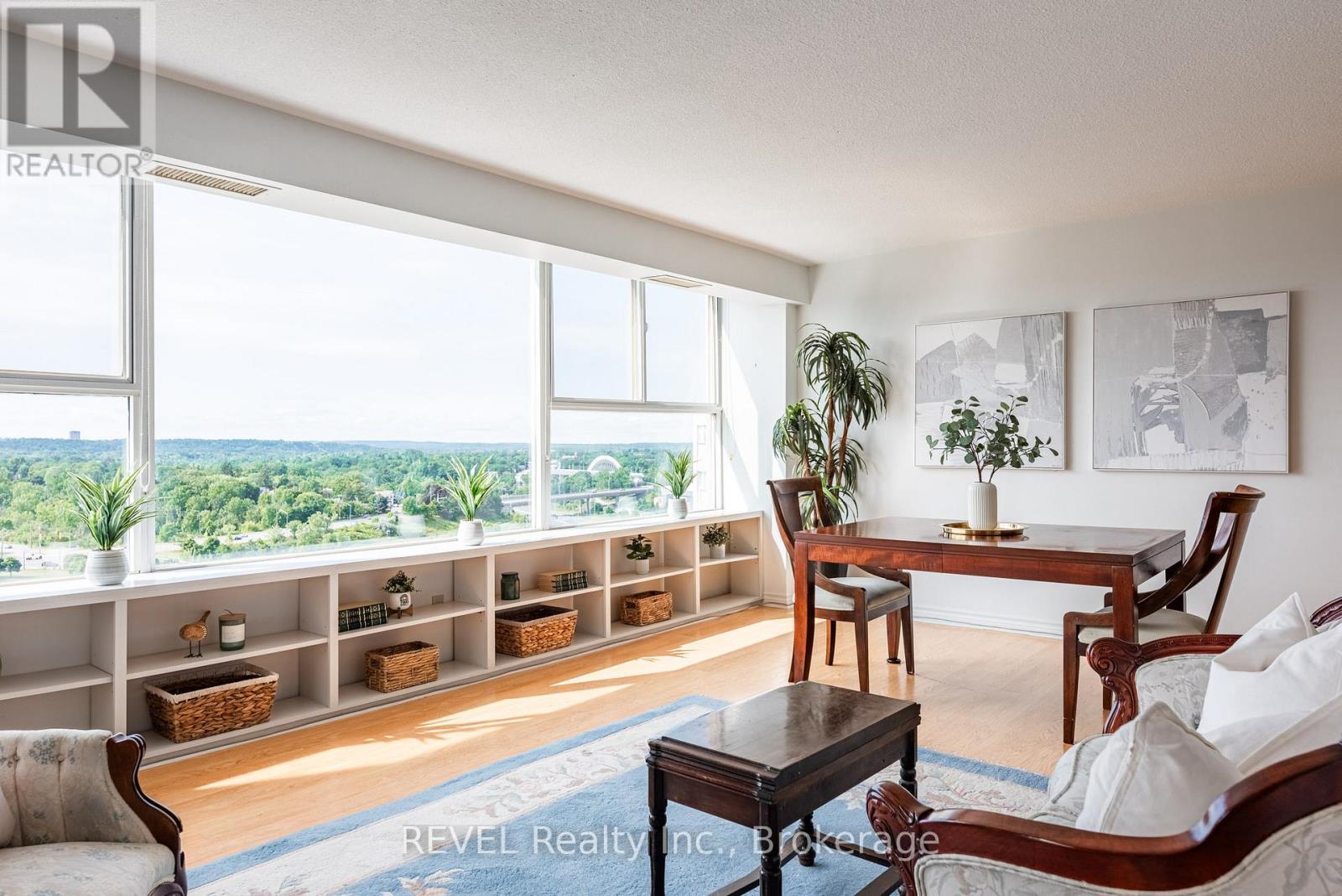 7 Gale Crescent Ph 4, St. Catharines, ON L2R 7M8