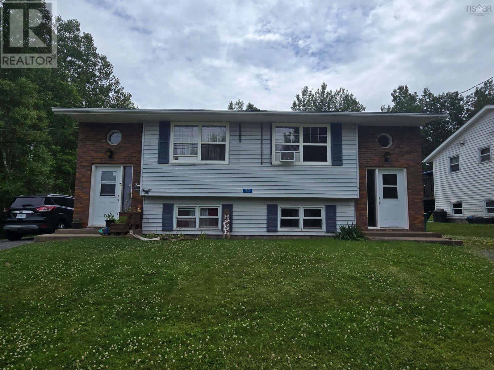 90 Fourteenth St, Trenton, NS B0K 1X0