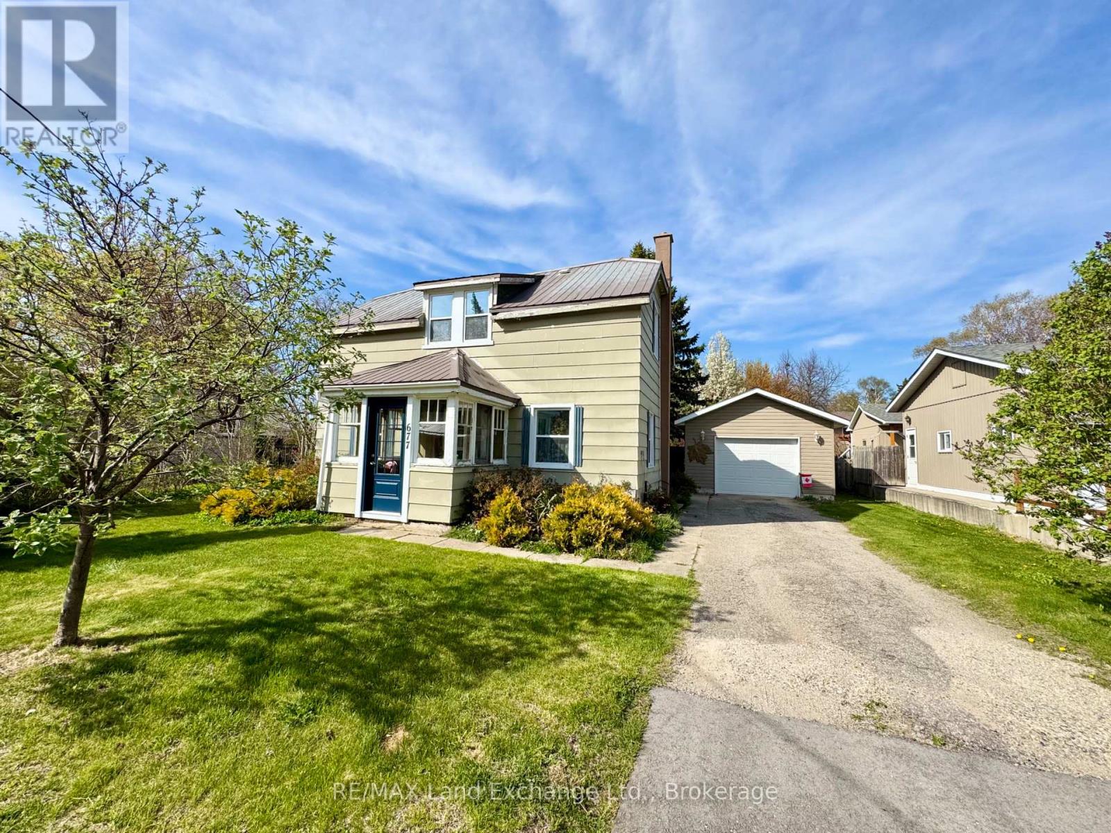 677 Louis St, Saugeen Shores, ON N0H 2C4