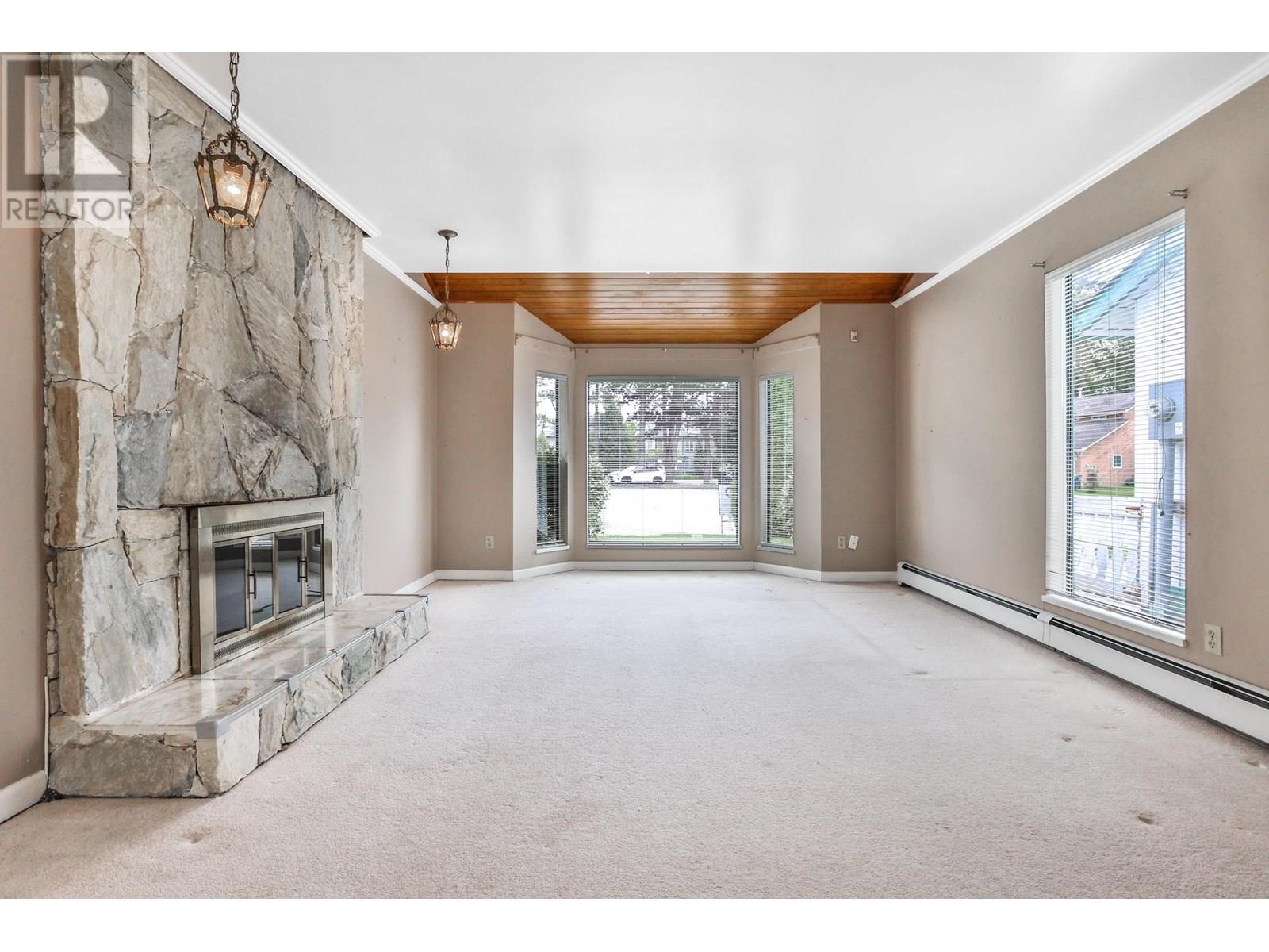 9811 Gilbert Cres, Richmond, BC V7E 1H7
