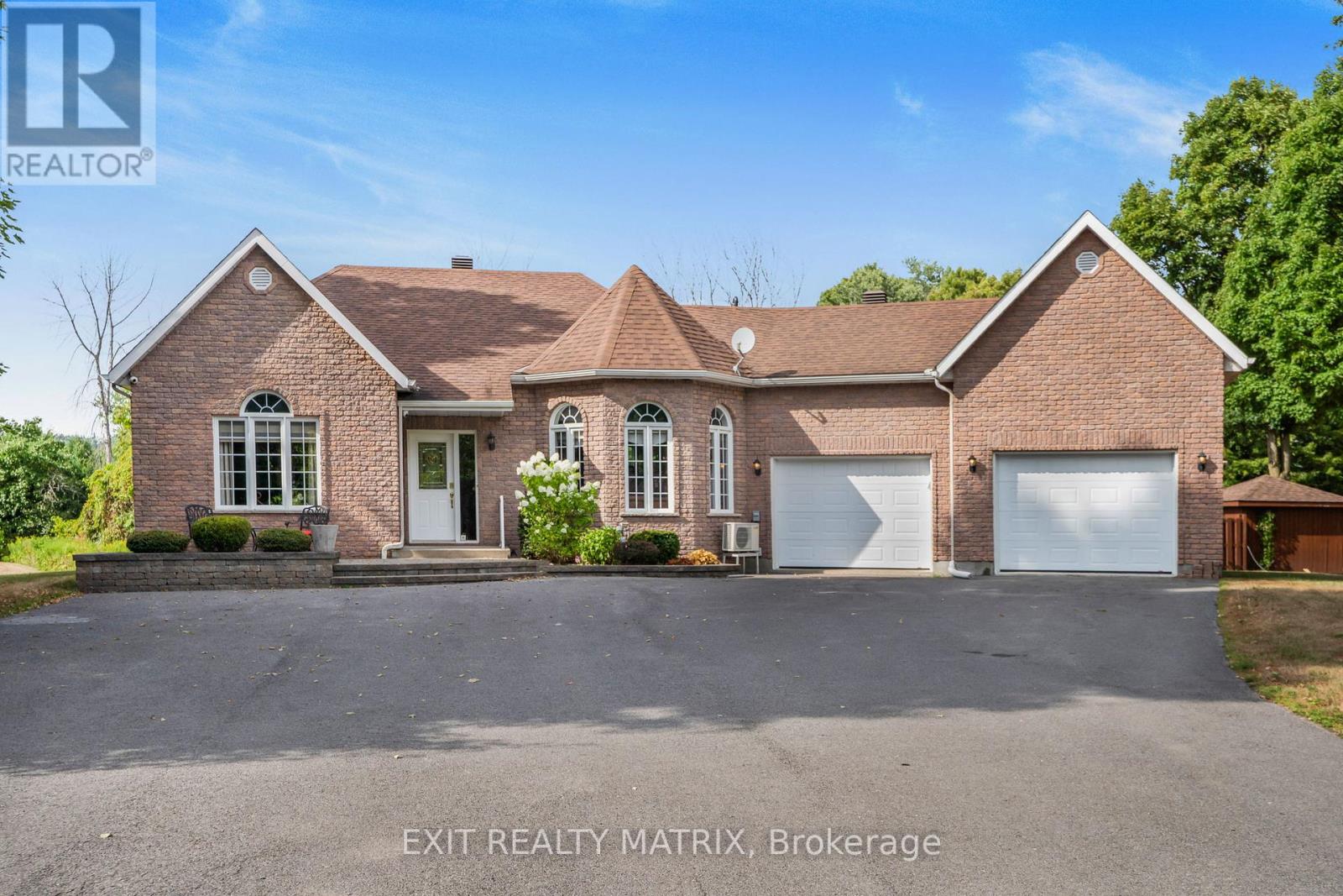 18 Davidson St, Champlain, ON K0B 1K0