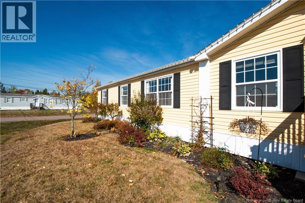 5 Cranbrook Ln, Riverview, NB E1B 0N7