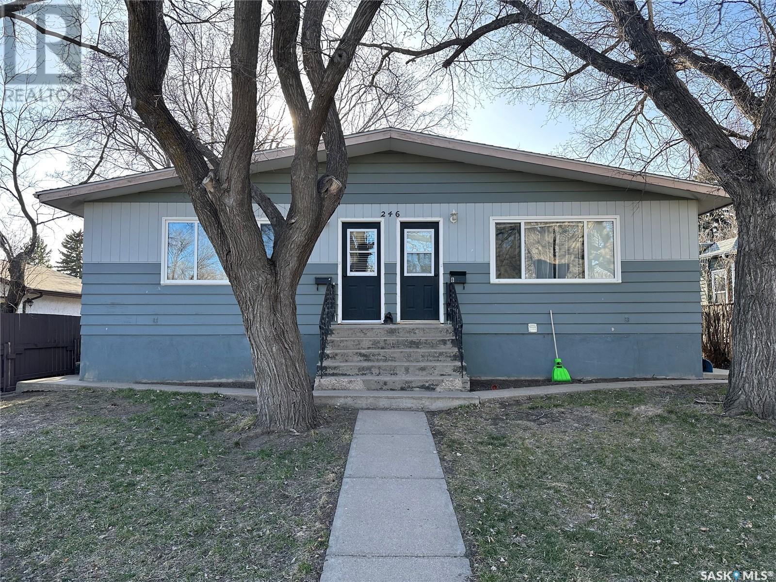 246 5 Avenue Northwest, Swift Current, SK S9H 0W3