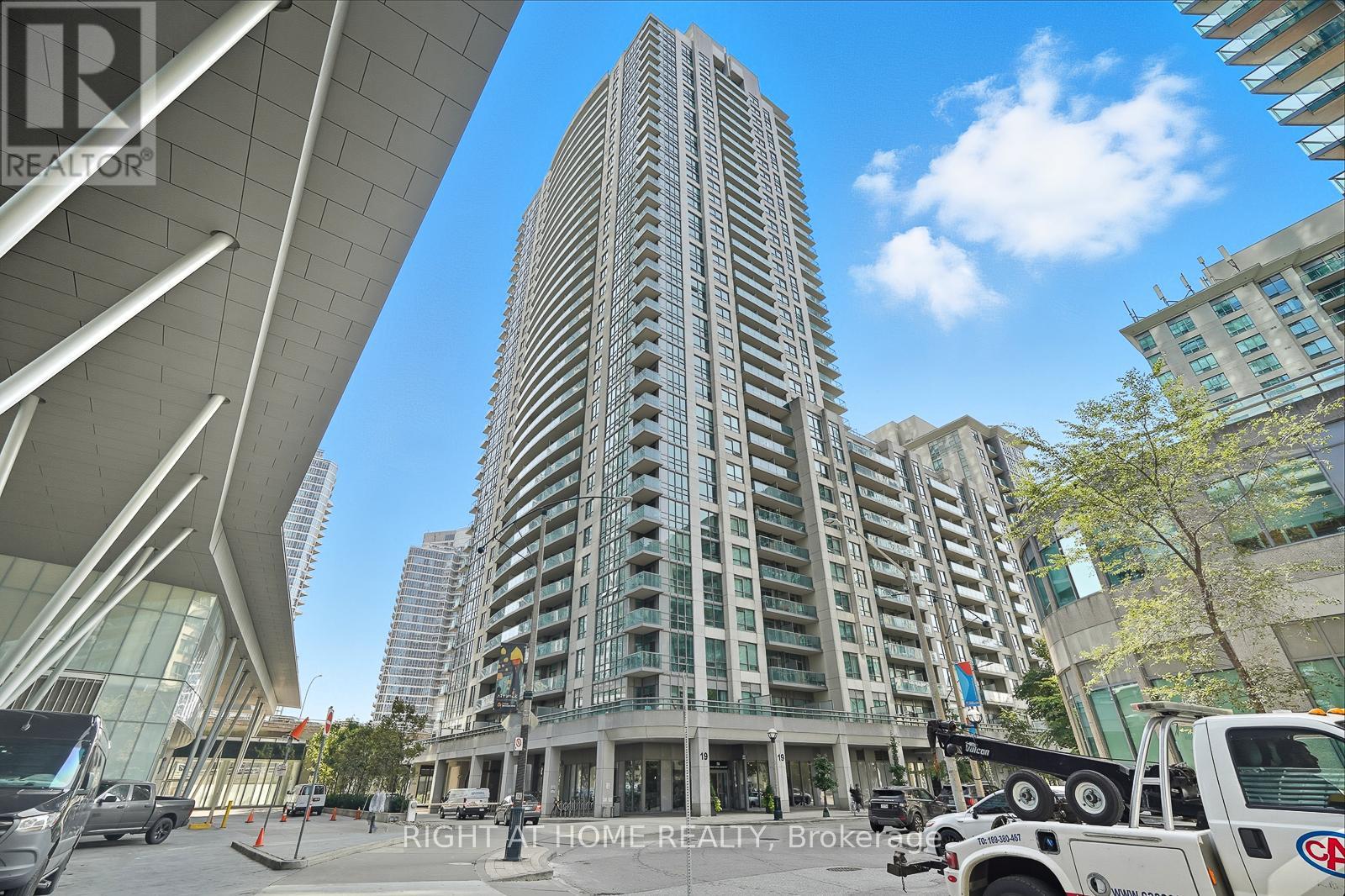 3702 19 Grand Trunk Cres, Toronto Waterfront Communities, ON M5J 3A3