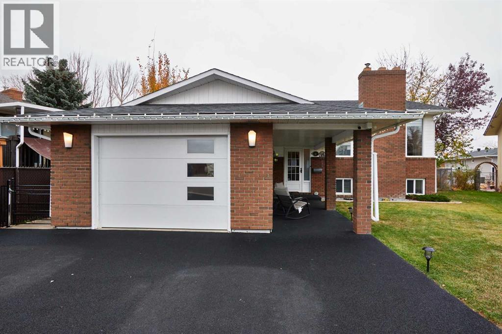 11 Iris Ct SE, Medicine Hat, AB T1B 2S1