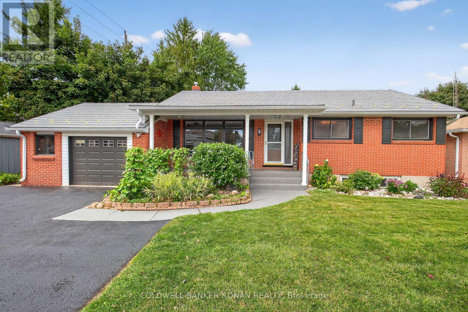 2 Lionel Stone Ave E, New Tecumseth, ON L0G 1W0