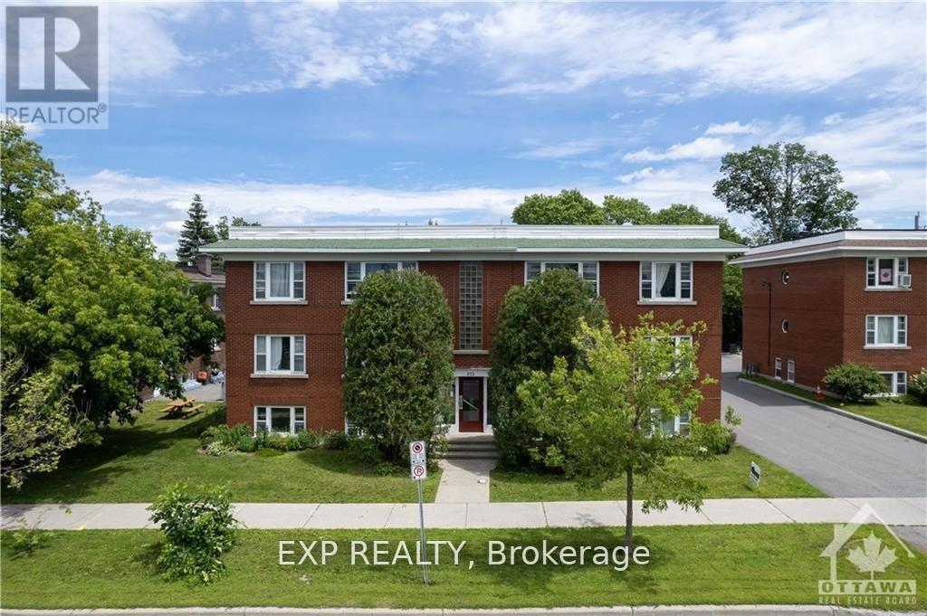 873 Kirkwood Ave, Ottawa, ON K1Z 5Y3