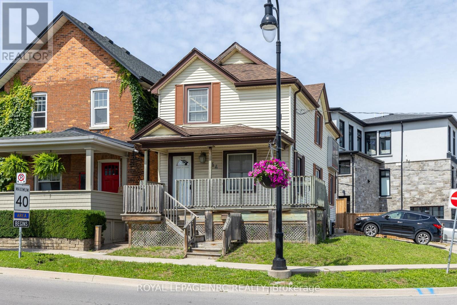 44 Carlisle St, St. Catharines Downtown, ON L2R 4H4