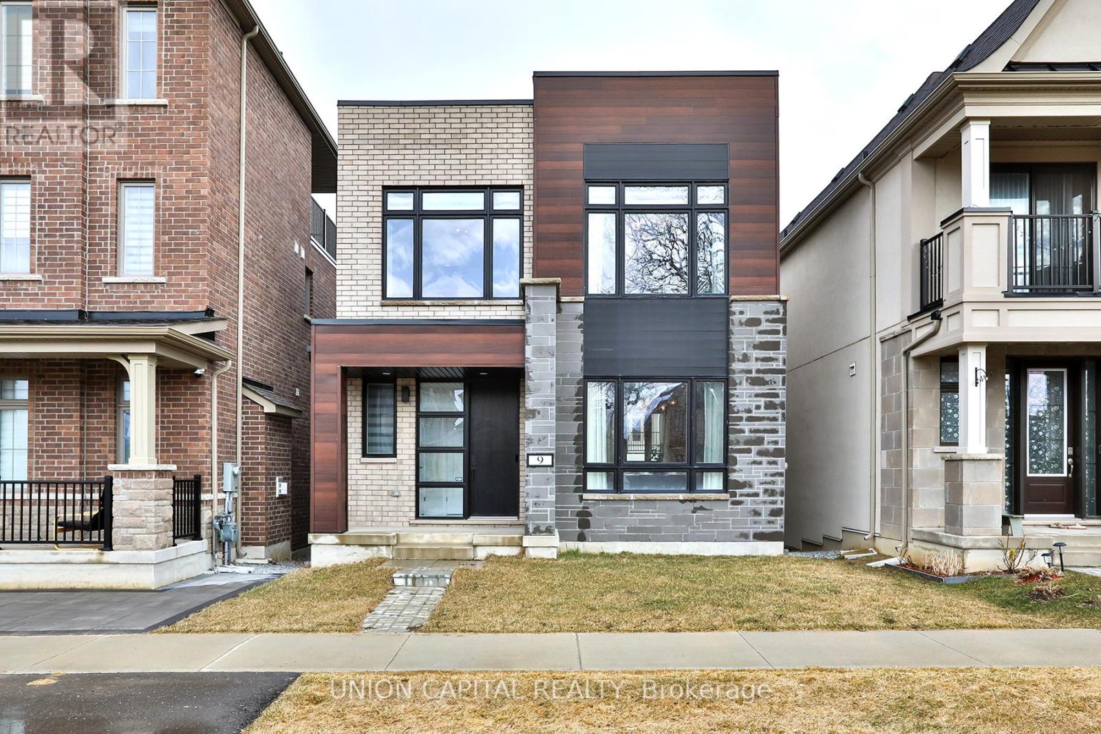 9 Kohn Ln, Markham Angus Glen, ON L6C 3J3