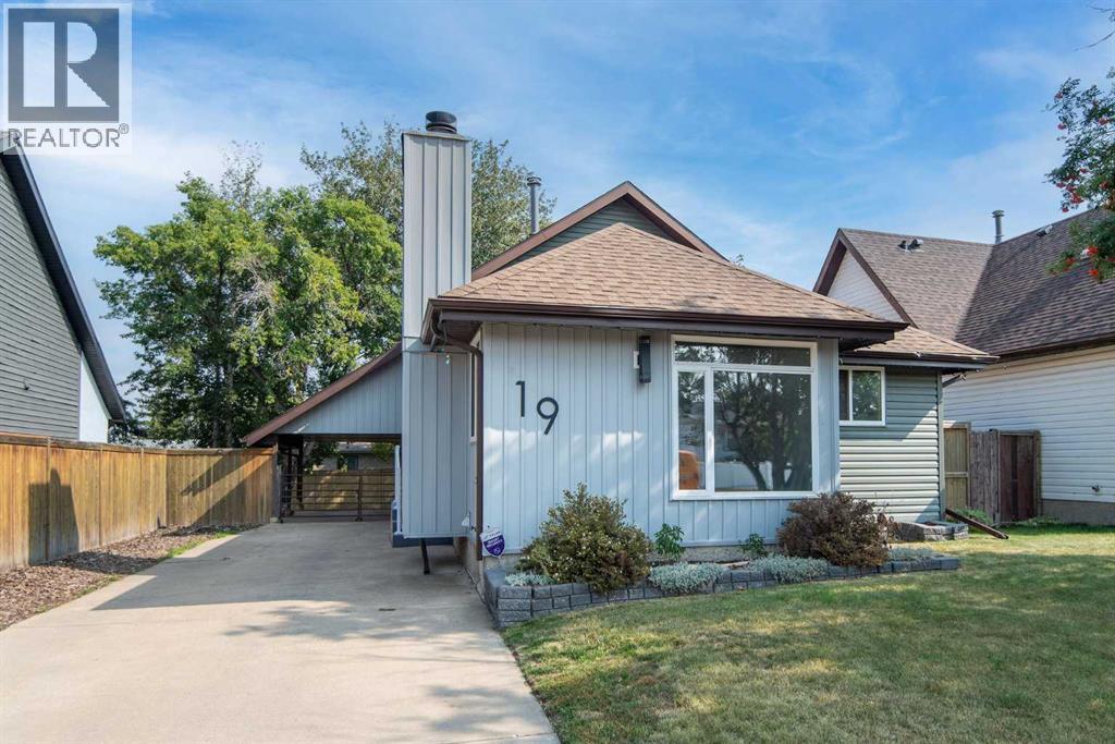 19 Glendale Blvd, Red Deer, AB T4P 2P1