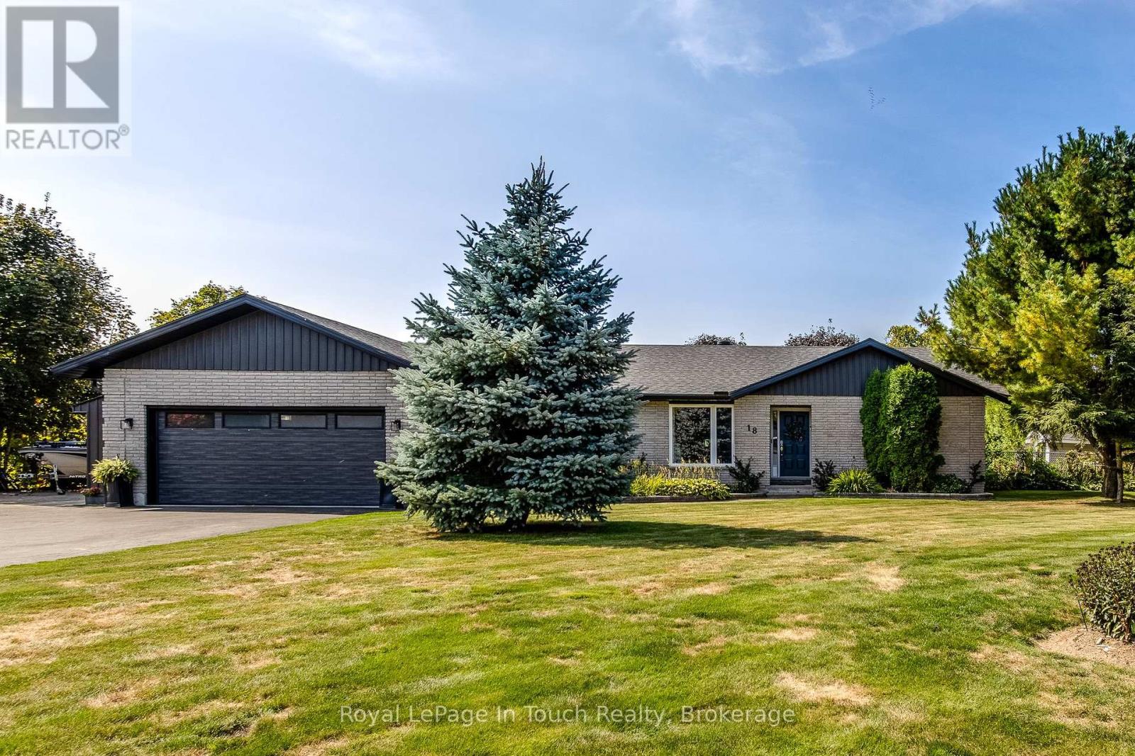 18 Dananne Dr, Tiny, ON L0L 2J0