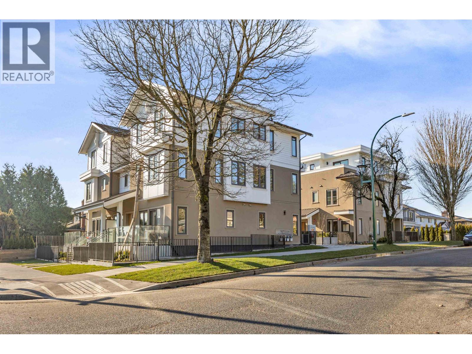 6809 Oak St, Vancouver, BC V6P 1H5