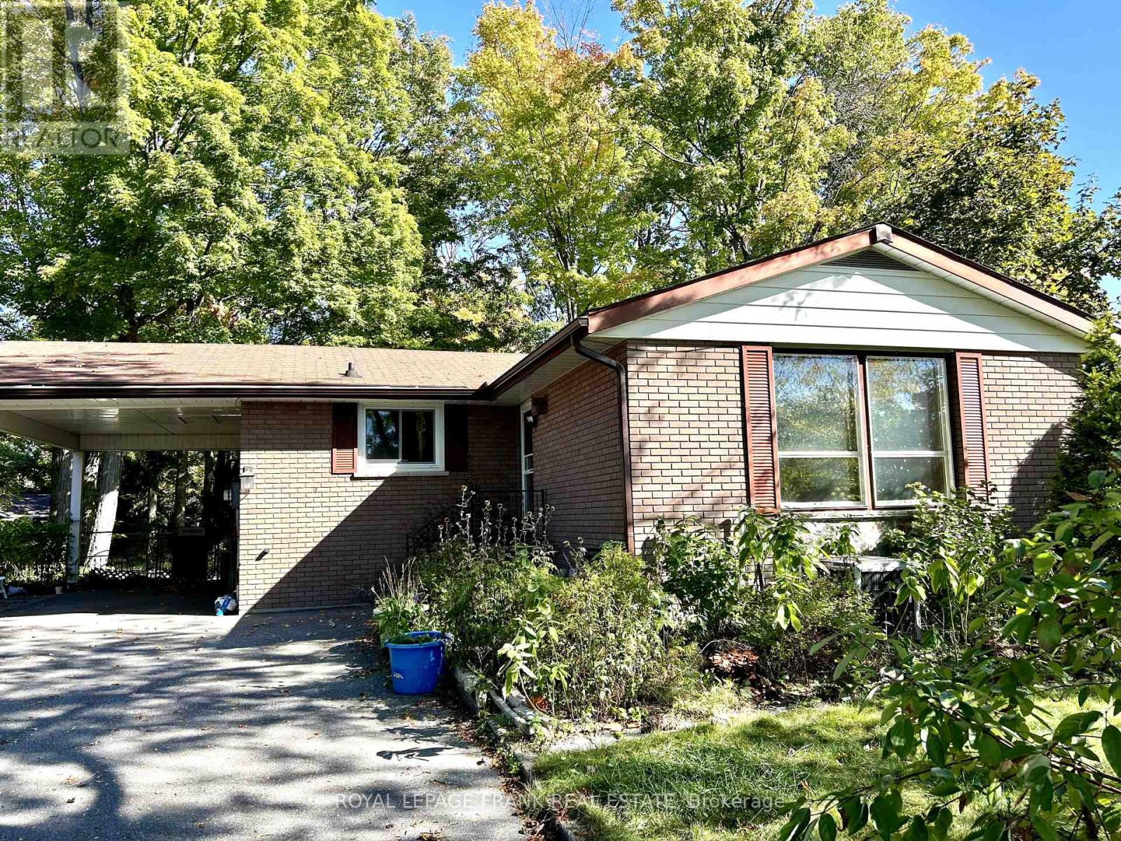 4 Peary Pl Ward 5 Pl, Peterborough, ON K9H 6Y5