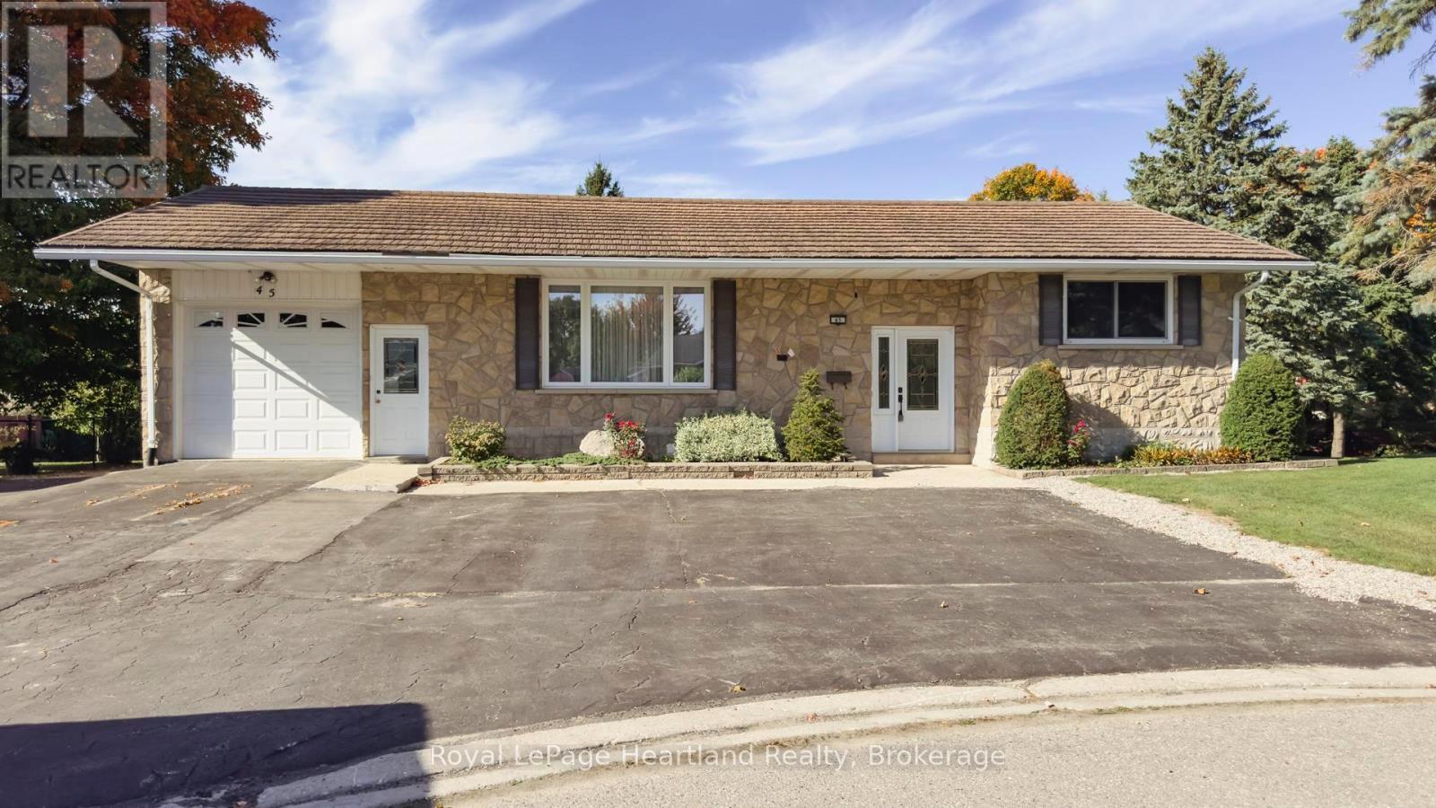 45 Winter Ct, Central Huron, ON N0M 1L0