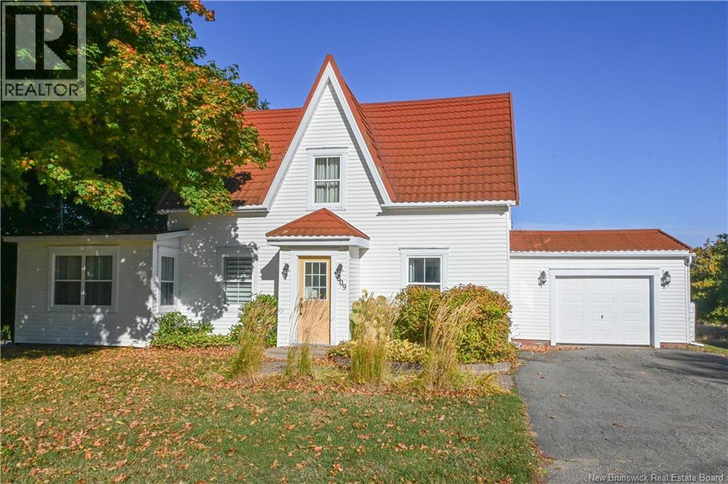 309 Saintpierre O Blvd, Caraquet, NB E1W 1A3