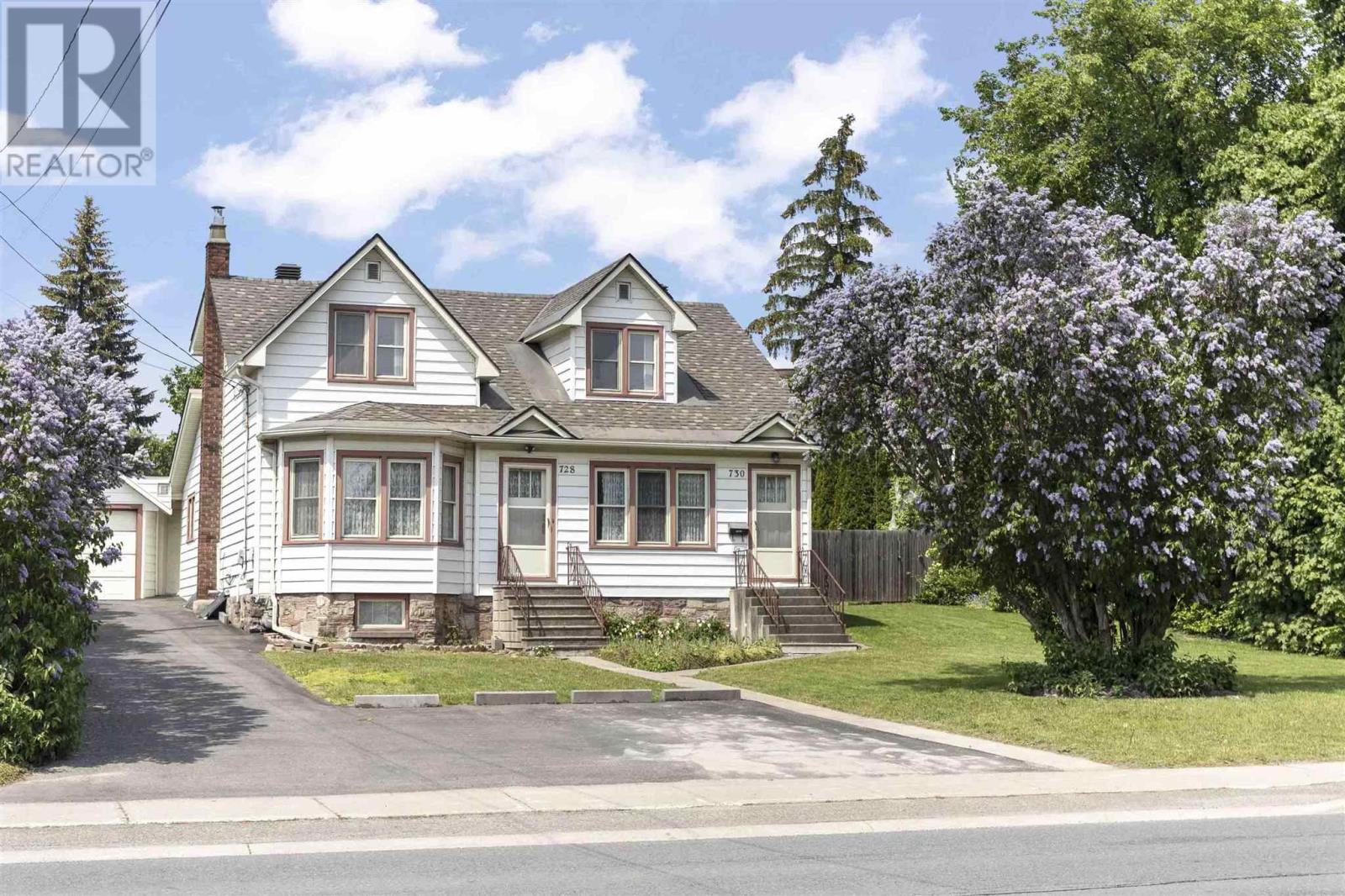 728-730 Wellington St E, Sault Ste. Marie, ON P6A 2M7