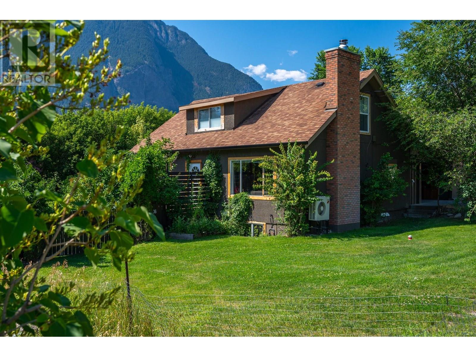 36 14 Avenue, Lillooet, BC V0K 1V0