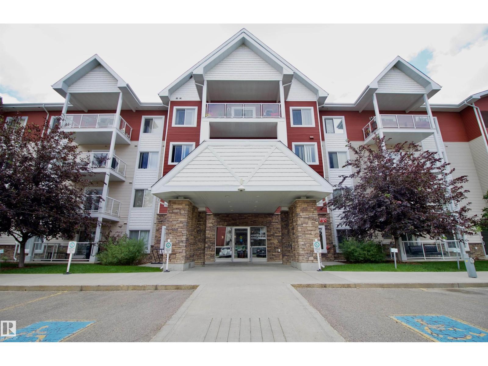 2203 44 Avenue Northwest #102, Edmonton, AB T6T 0T1