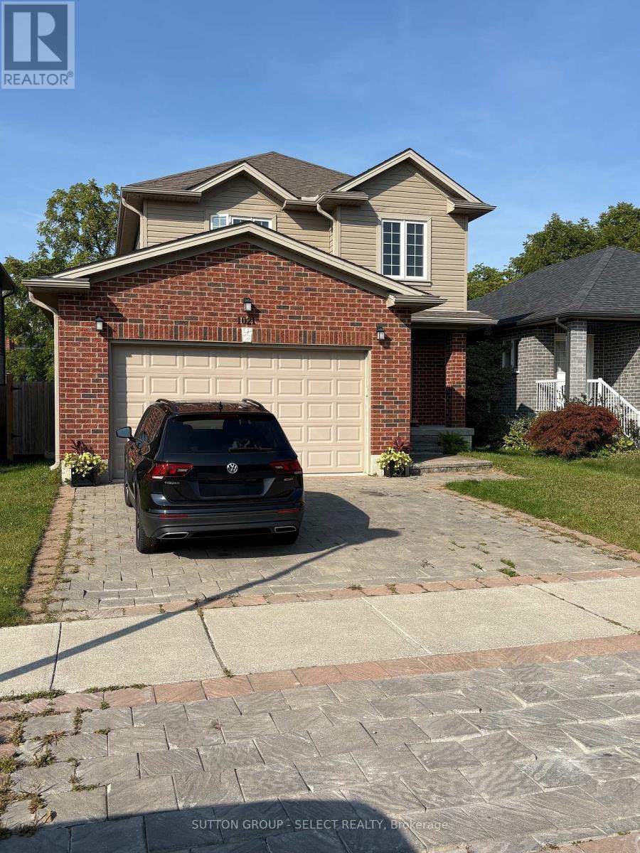 1021 Oakcrossing Gate, London, ON N6H 0E9
