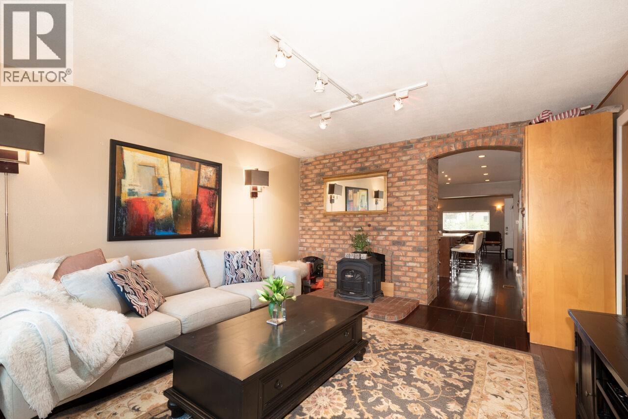 2466 Eton St, Vancouver, BC V5K 1J5