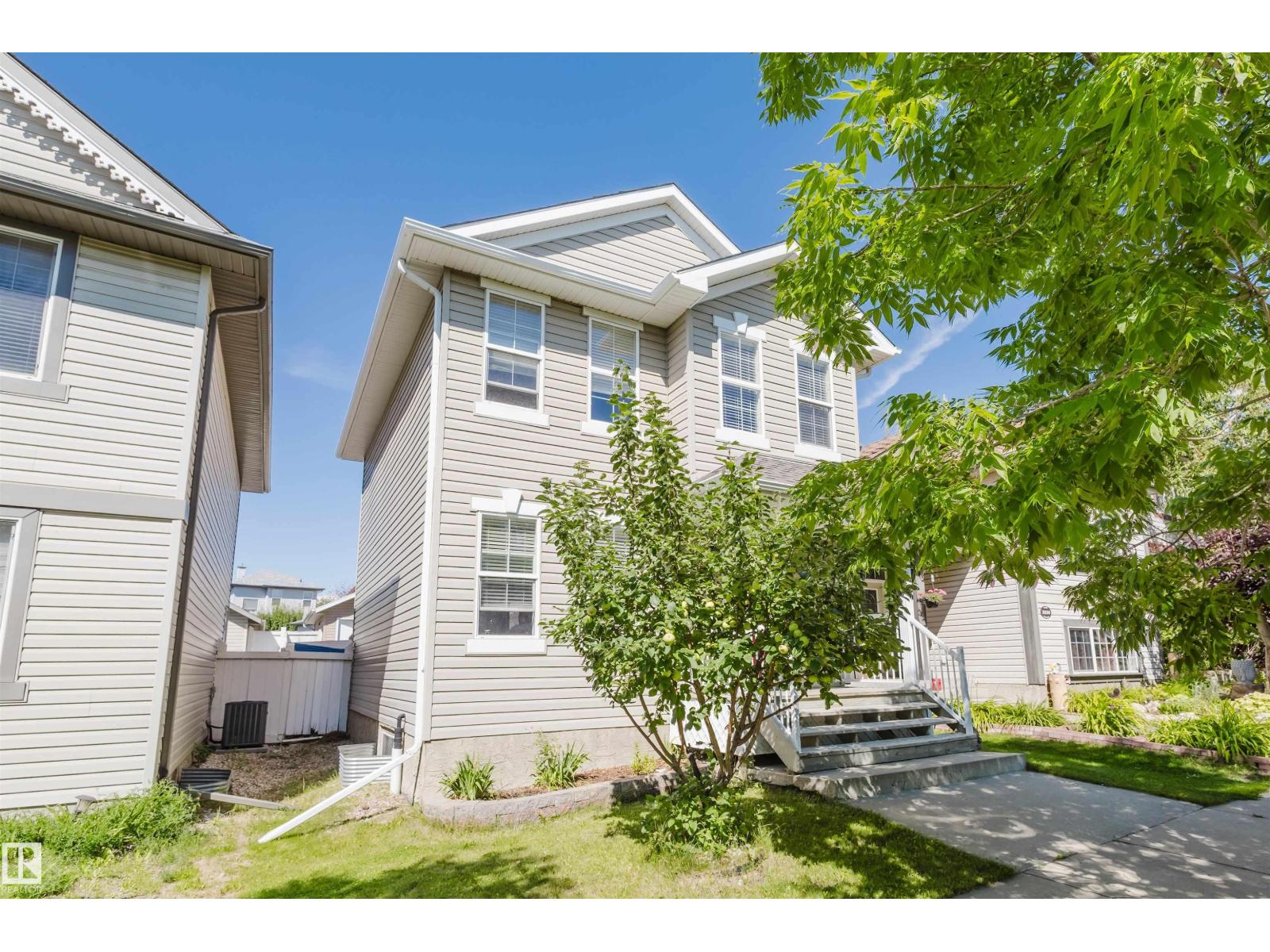 3032 Trelle Cr NW, Edmonton, AB T6R 3M8