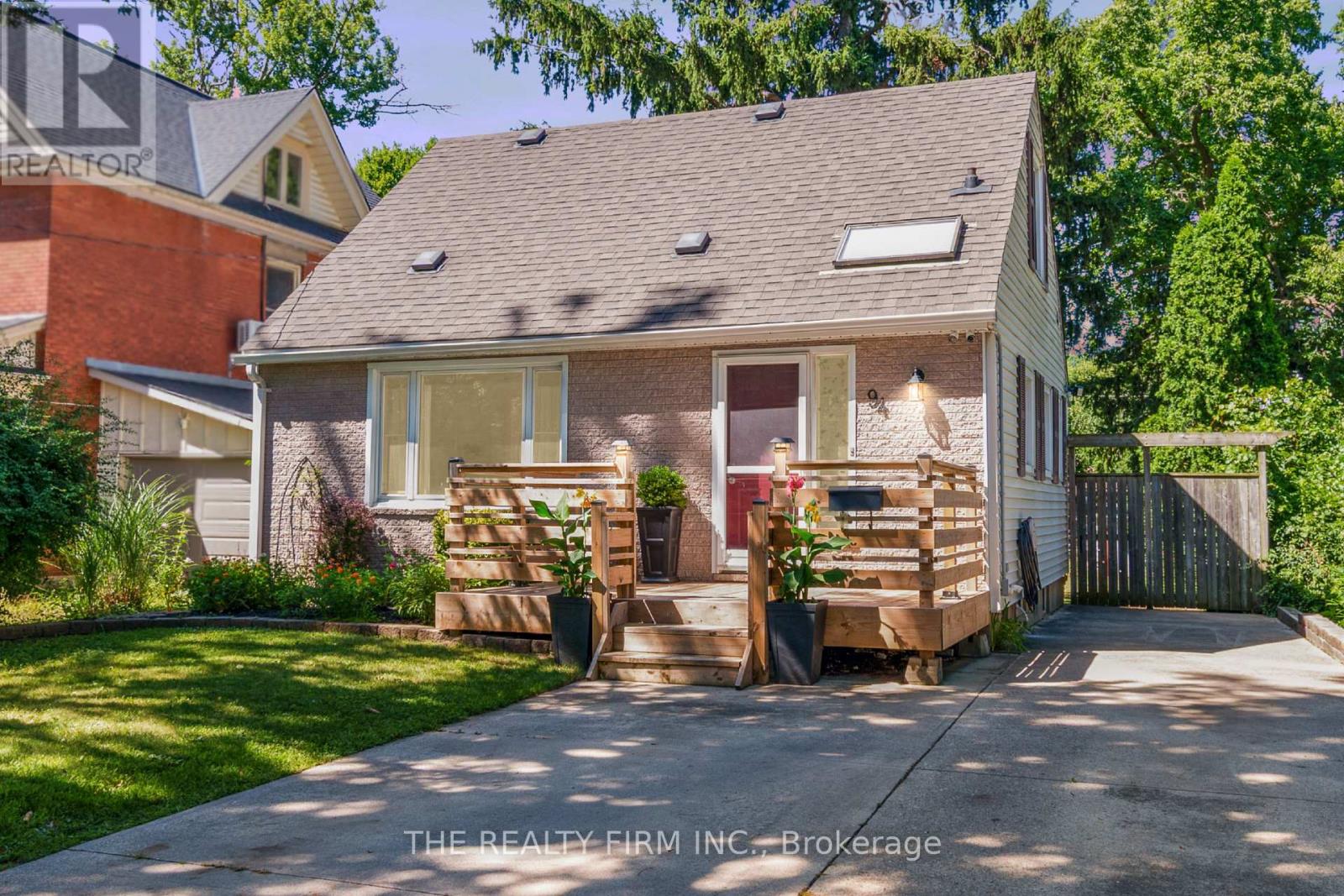 94 Montague Pl, London, ON N5W 2K5